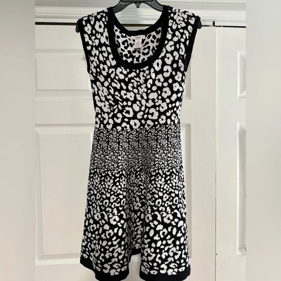 Black and White Leopard Print Dress - Picture 4 of 12